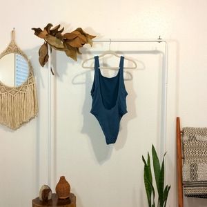 Piha swimwear NWOT size 10 open low back teal textured swimsuit scoop neck